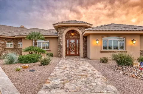 Exterior - 58839 Santa Barbara Dr, Yucca Valley, CA 92284 photo 2 of 17