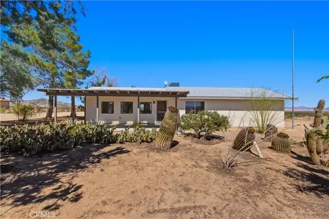 60812 Adele Rd, Landers, CA 92285