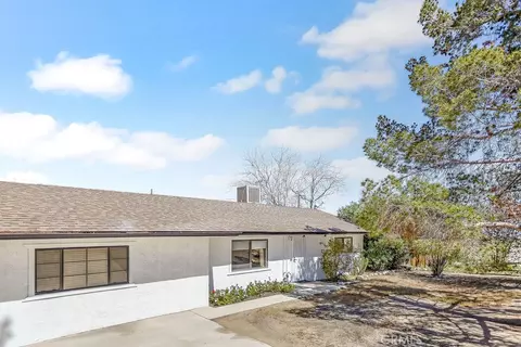 Exterior - 61680 Valley View Dr, Joshua Tree, CA 92252 photo 8 of 11