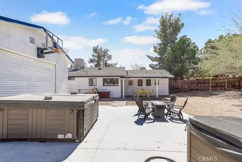 Exterior - 61680 Valley View Dr, Joshua Tree, CA 92252 photo 5 of 11