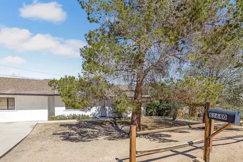 Exterior - 61680 Valley View Dr, Joshua Tree, CA 92252 photo 9 of 11