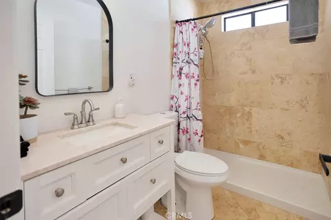 Bath - 61680 Valley View Dr, Joshua Tree, CA 92252 photo 2 of 2