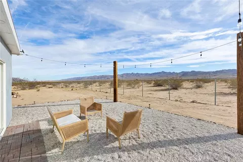 Exterior - 5737 Mojave Ranch Rd, Joshua Tree, CA 92252 photo 6 of 10
