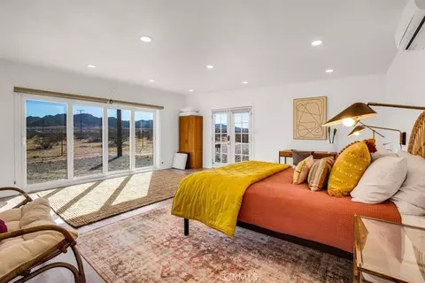 Bedroom - 5737 Mojave Ranch Rd, Joshua Tree, CA 92252 photo 8 of 10