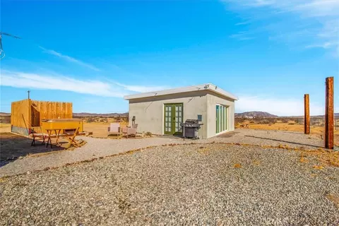 Exterior - 5737 Mojave Ranch Rd, Joshua Tree, CA 92252 photo 7 of 10