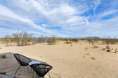 Exterior - 5737 Mojave Ranch Rd, Joshua Tree, CA 92252 photo 4 of 10