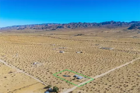View/Area - 5737 Mojave Ranch Rd, Joshua Tree, CA 92252 photo 2 of 4