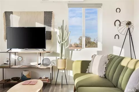 Living - 5737 Mojave Ranch Rd, Joshua Tree, CA 92252 photo 3 of 3