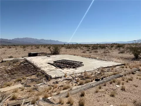 101 Carey Rd, Twentynine Palms, CA 92277
