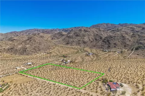 7054 Canyon Rd, Twentynine Palms, CA 92277