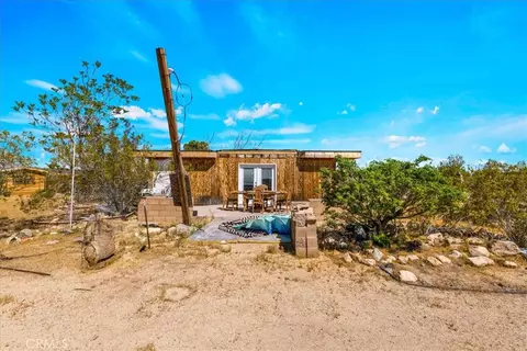 Exterior - 1022 Chuckawalla Rd, Landers, CA 92285 photo 5 of 17