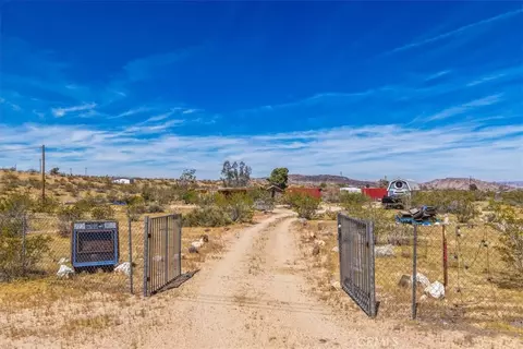 1022 Chuckawalla Rd, Landers, CA 92285