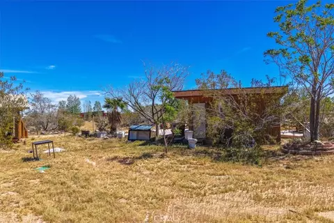 Exterior - 1022 Chuckawalla Rd, Landers, CA 92285 photo 15 of 17