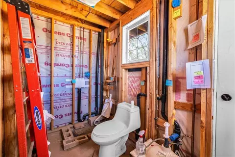 Bath - 1022 Chuckawalla Rd, Landers, CA 92285 photo 1 of 3
