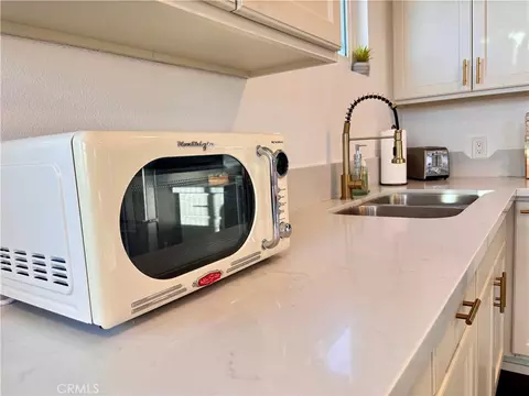 Kitchen - 1746 Golden Sands, Landers, CA 92285 photo 6 of 7