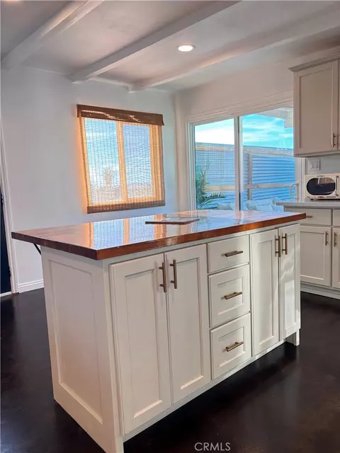 Kitchen - 1746 Golden Sands, Landers, CA 92285 photo 2 of 7