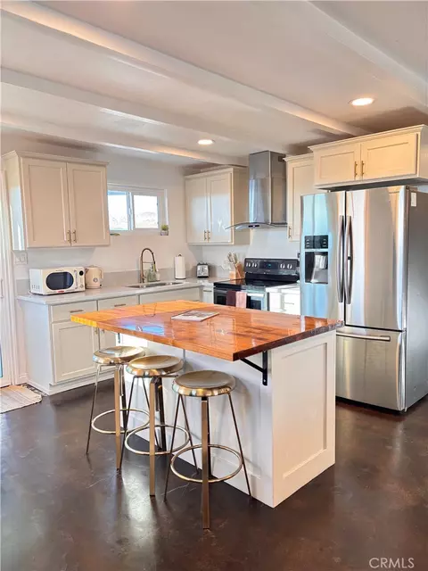 Kitchen - 1746 Golden Sands, Landers, CA 92285 photo 3 of 7