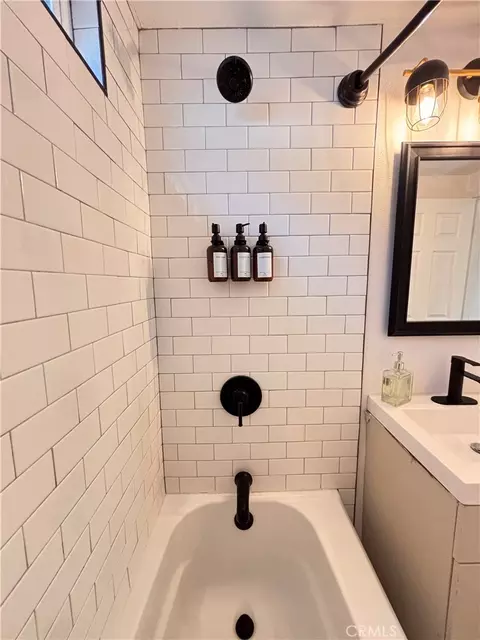 Bath - 1746 Golden Sands, Landers, CA 92285 photo 3 of 4