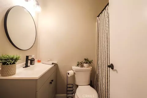 Bath - 1330 Santa Fe Cir, Needles, CA 92363 photo 2 of 7