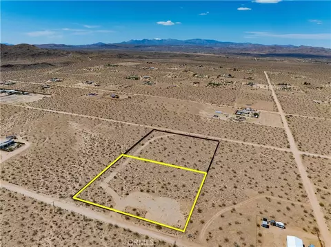 424 Ducor Ave, Landers, CA 92285