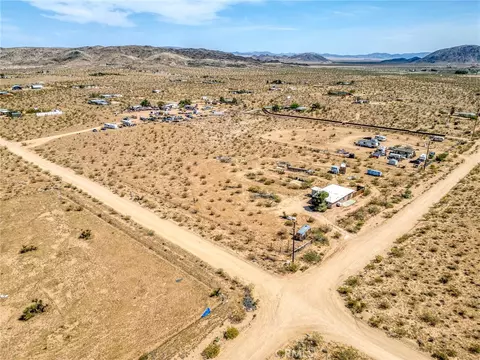 View/Area - 2121 Cambria, Landers, CA 92285 photo 5 of 17
