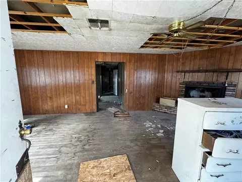 Living - 508 Bazoobuth, Needles, CA 92363 photo 1 of 2