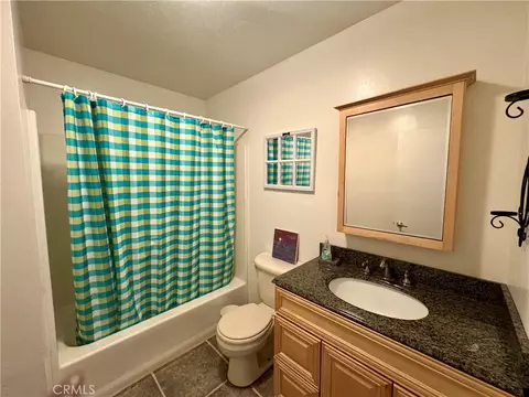 Bath - 99 Zoe Ln, Needles, CA 92363 photo 3 of 4