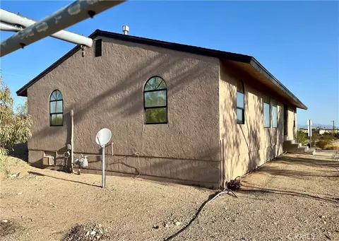 Exterior - 99 Zoe Ln, Needles, CA 92363 photo 7 of 8