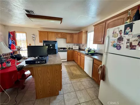 Kitchen - 99 Zoe Ln, Needles, CA 92363 photo 3 of 4