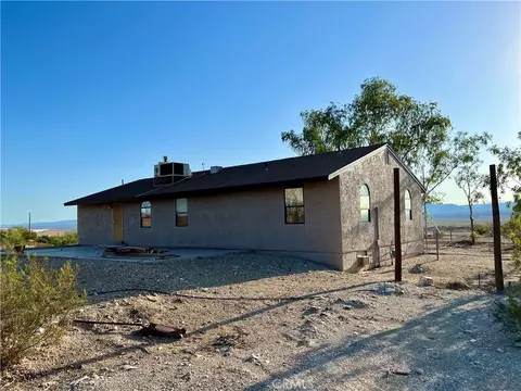 Exterior - 99 Zoe Ln, Needles, CA 92363 photo 6 of 8