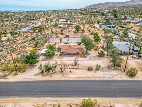 View/Area - 7625 Joshua Vw, Yucca Valley, CA 92284 photo 3 of 10