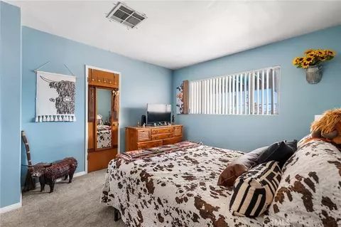 Bedroom - 7625 Joshua Vw, Yucca Valley, CA 92284 photo 4 of 4