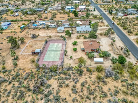 View/Area - 7625 Joshua Vw, Yucca Valley, CA 92284 photo 5 of 10