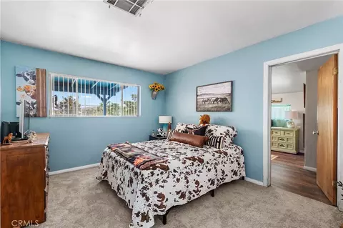 Bedroom - 7625 Joshua Vw, Yucca Valley, CA 92284 photo 3 of 4