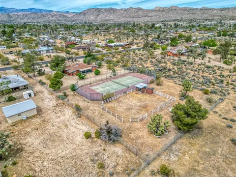 View/Area - 7625 Joshua Vw, Yucca Valley, CA 92284 photo 8 of 10
