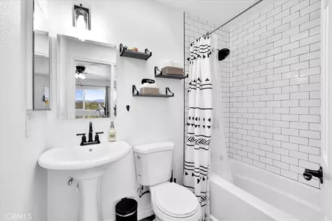 Bath - 670 Ducor Ave, Landers, CA 92285 photo 1 of 5
