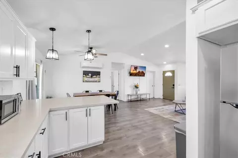 Entry Way - 670 Ducor Ave, Landers, CA 92285 photo 1 of 2