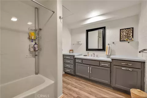 Bath - 6685 Sunnyhill Rd, Joshua Tree, CA 92252 photo 1 of 2