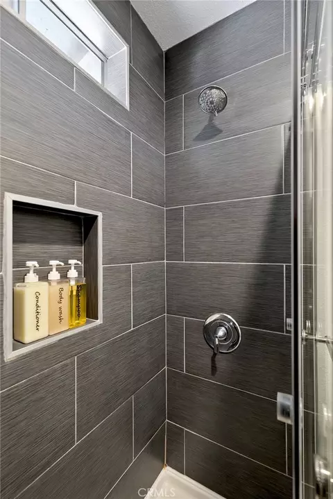 Bath - 61910 Sunburst Cir, Joshua Tree, CA 92252 photo 2 of 2