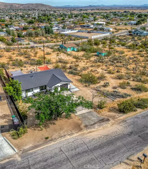 View/Area - 61910 Sunburst Cir, Joshua Tree, CA 92252 photo 12 of 13
