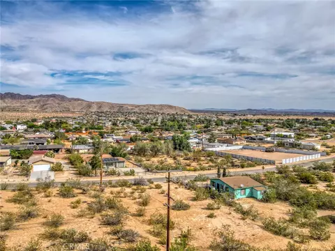 View/Area - 61910 Sunburst Cir, Joshua Tree, CA 92252 photo 8 of 13