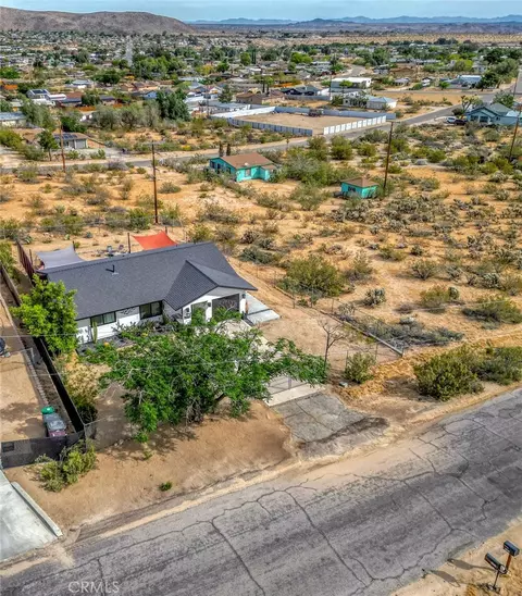View/Area - 61910 Sunburst Cir, Joshua Tree, CA 92252 photo 7 of 13