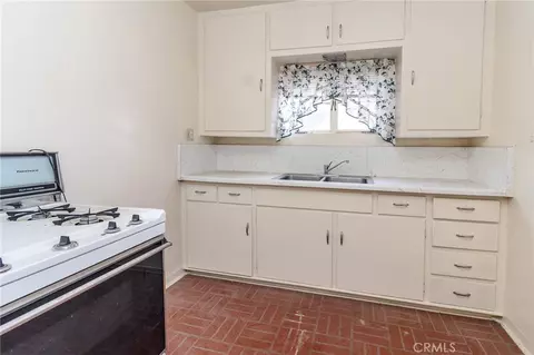 Kitchen - 630 Acoma St, Needles, CA 92363 photo 5 of 6