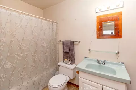 Bath - 630 Acoma St, Needles, CA 92363 photo 6 of 9