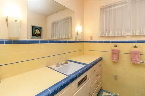 Bath - 630 Acoma St, Needles, CA 92363 photo 3 of 9