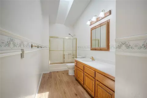 Bath - 724 Barsby, Vista, CA 92084 photo 3 of 4