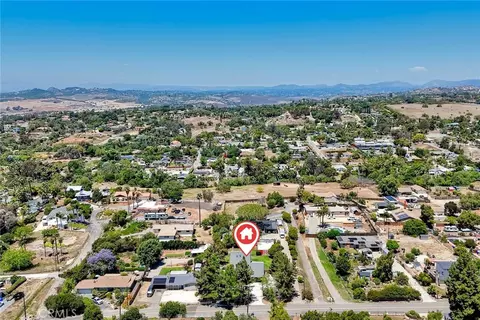 View/Area - 724 Barsby, Vista, CA 92084 photo 3 of 4