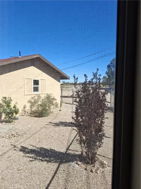 6873 Warren Vis, Yucca Valley, CA 92284