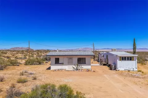 60650 Winters, Landers, CA 92285