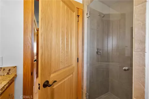 Bath - 2858 N Sage Ave, Landers, CA 92285 photo 4 of 5